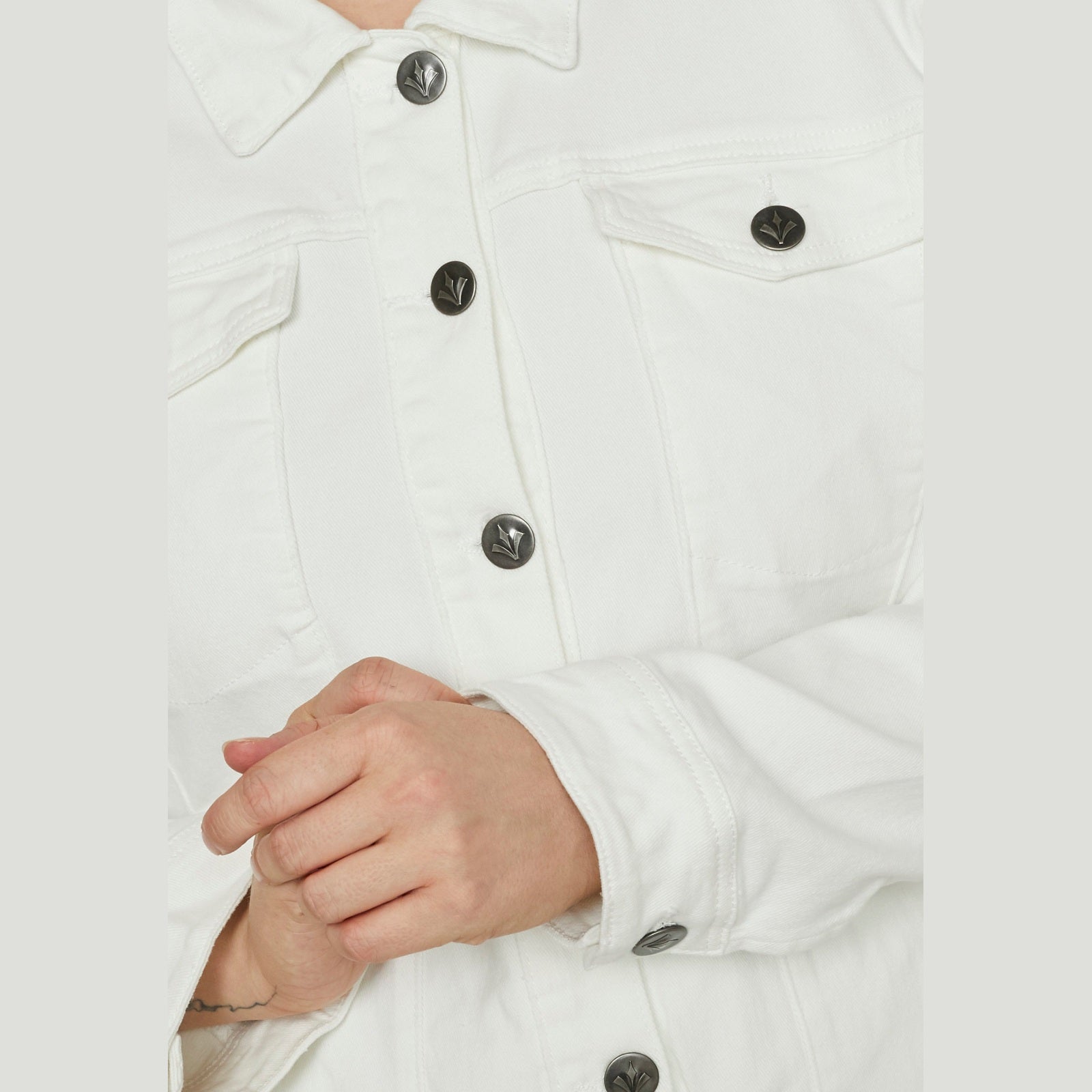 Adia ADComo Jakker 4101 White