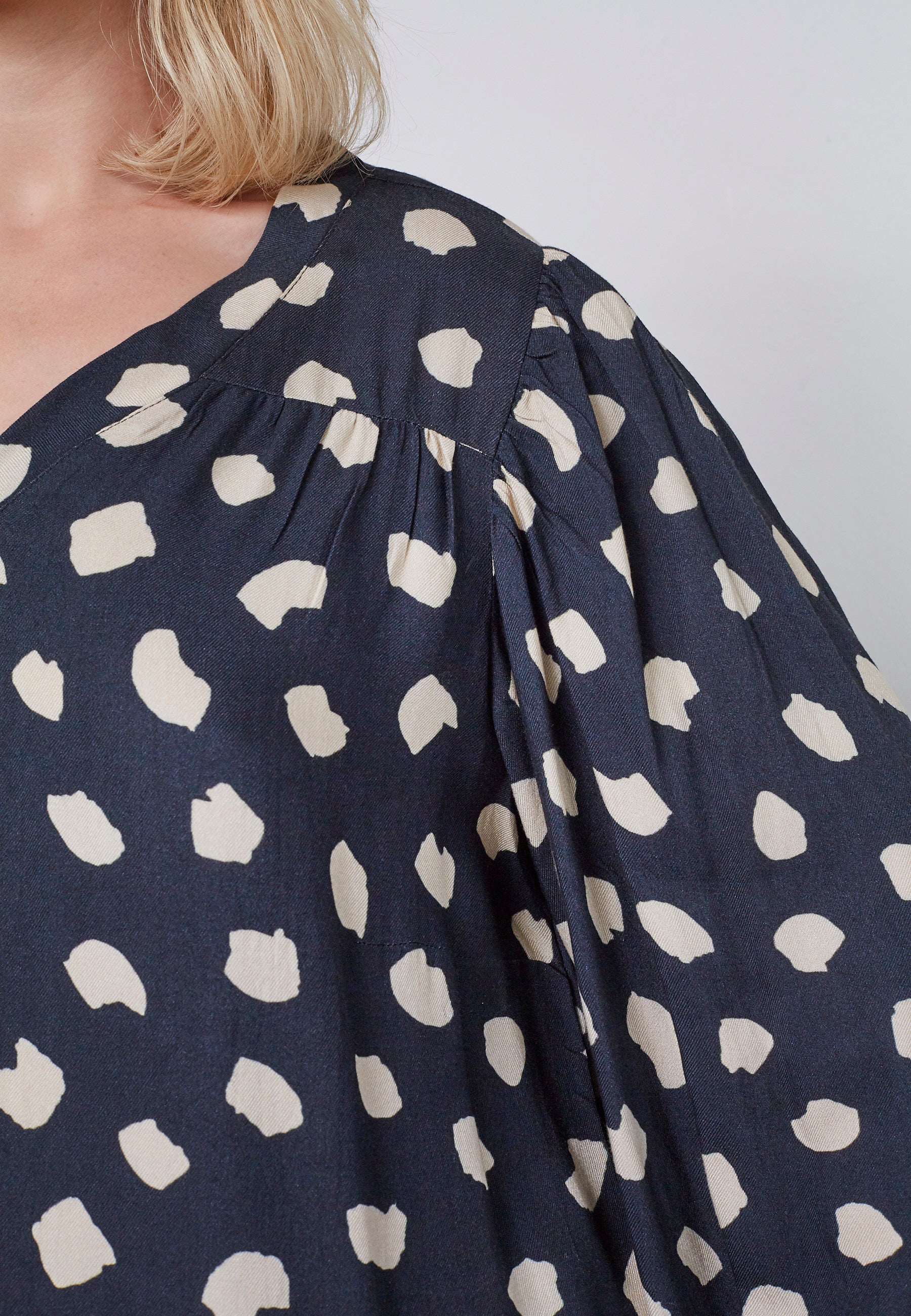 Adia ADRonja Bluser 9999 BLACK