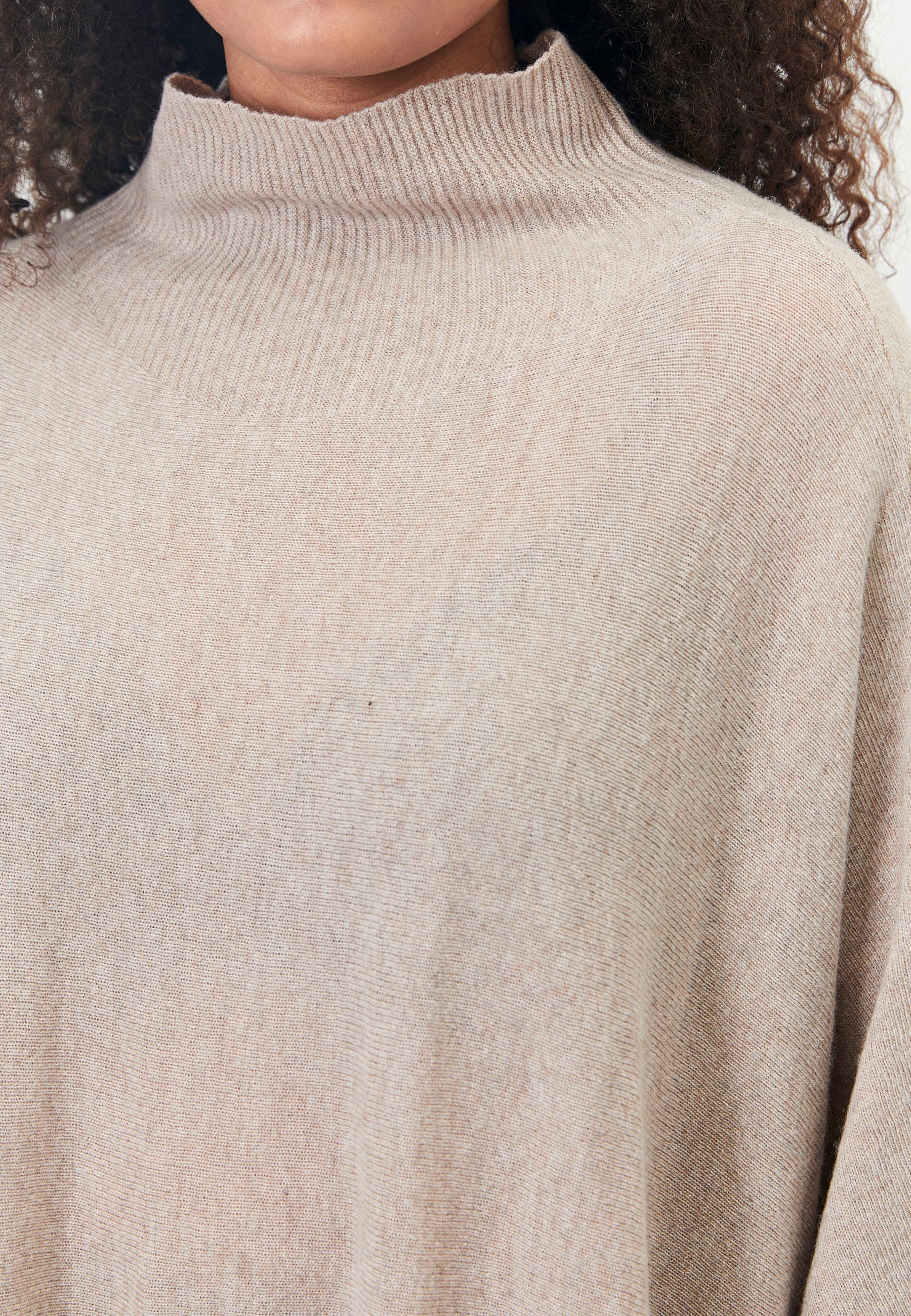 Elton ETSilva Poncho 001 sand
