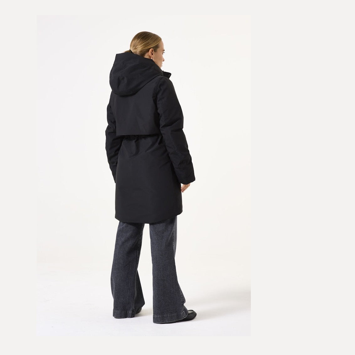 Halvlang sort vinterjakke