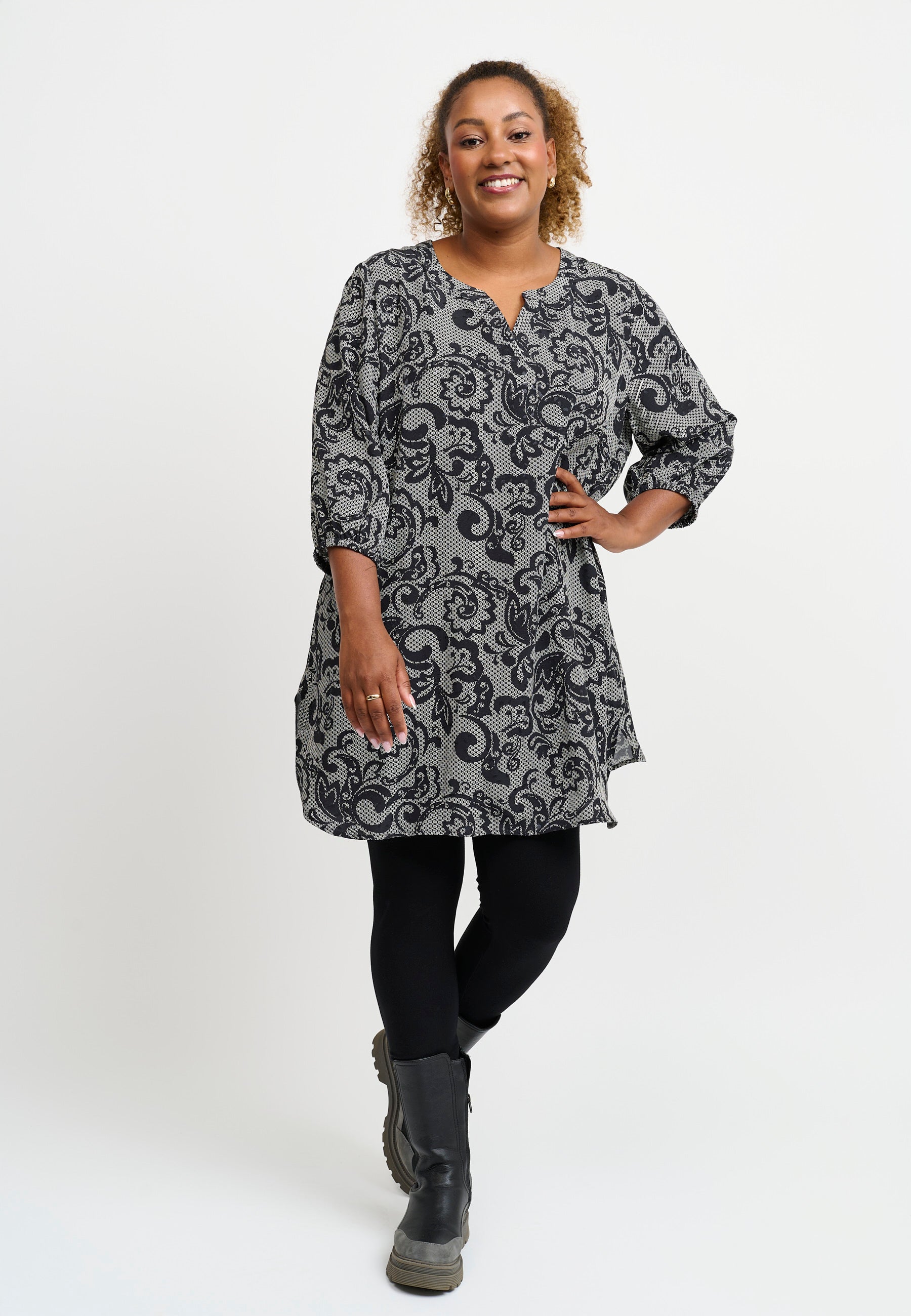 Pont Neuf PNBloom Tunikaer 9999 BLACK