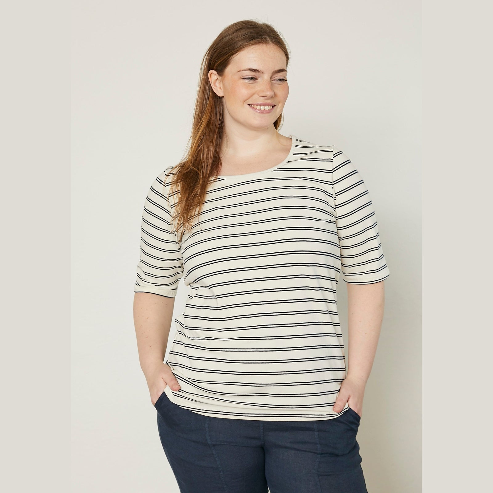 Pont Neuf PNTulla T-Shirt 5999 NAVY BLUE