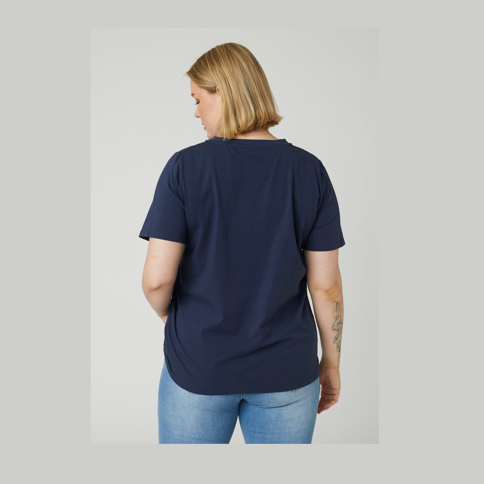 Adia ADFattima T-Shirt 5999 NAVY BLUE