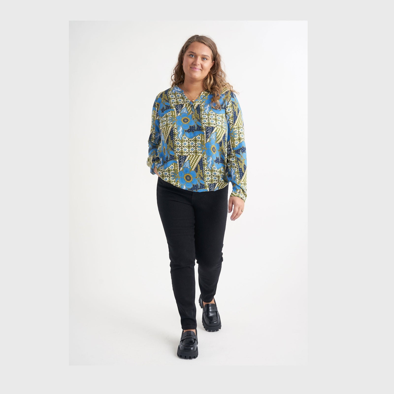 Adia ADMaiya Bluser 4718 Daphne Blue