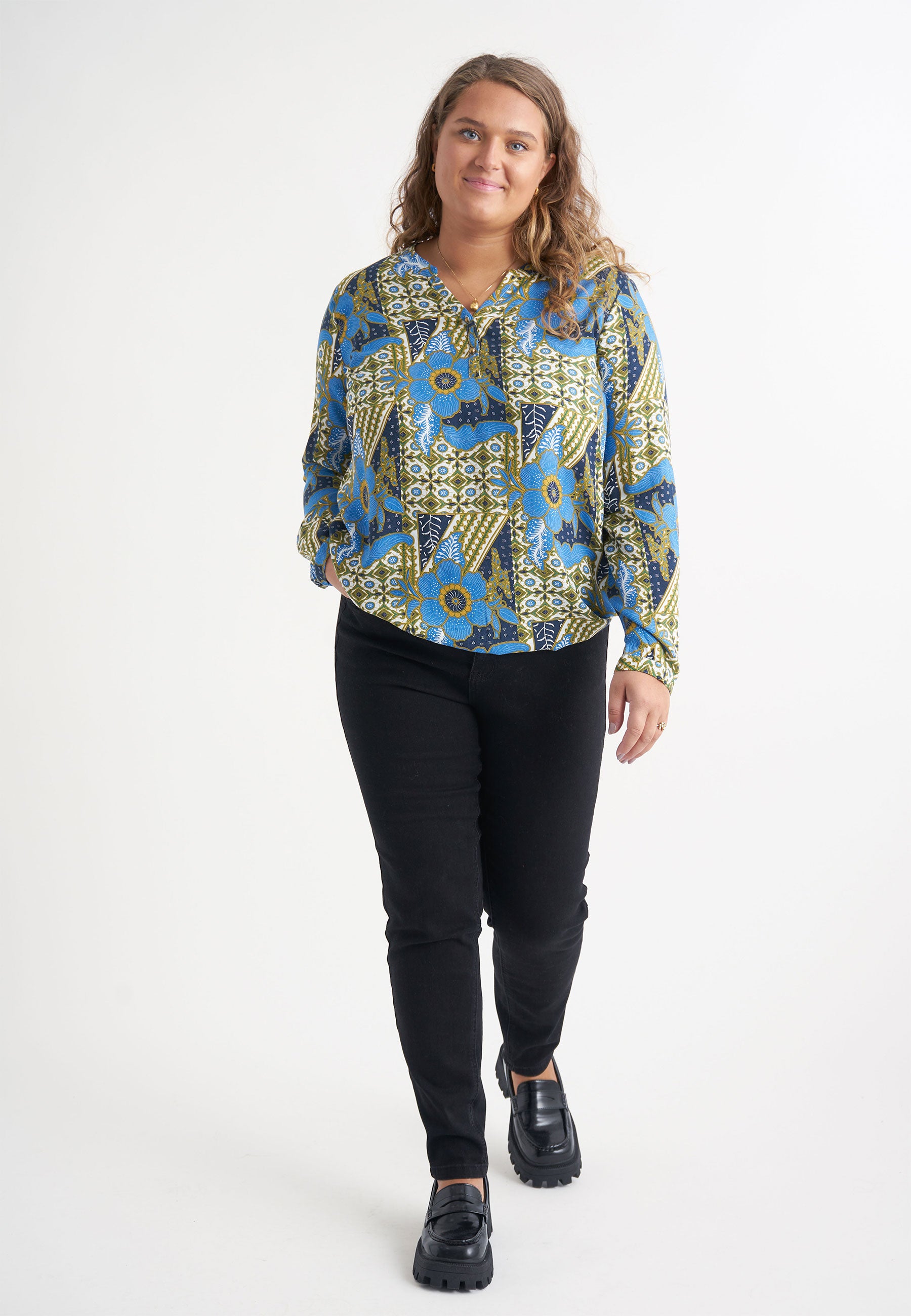 Adia ADMaiya Bluser 4718 Daphne Blue