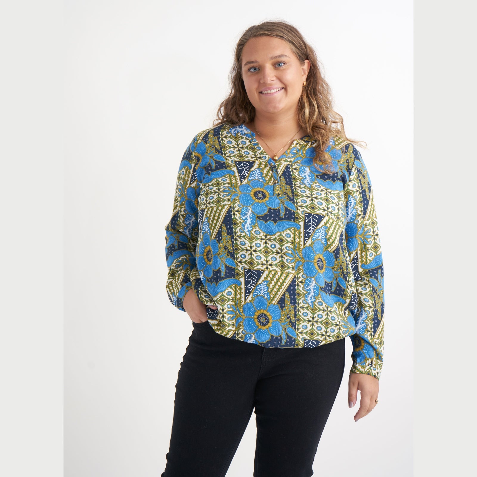 Adia ADMaiya Bluser 4718 Daphne Blue