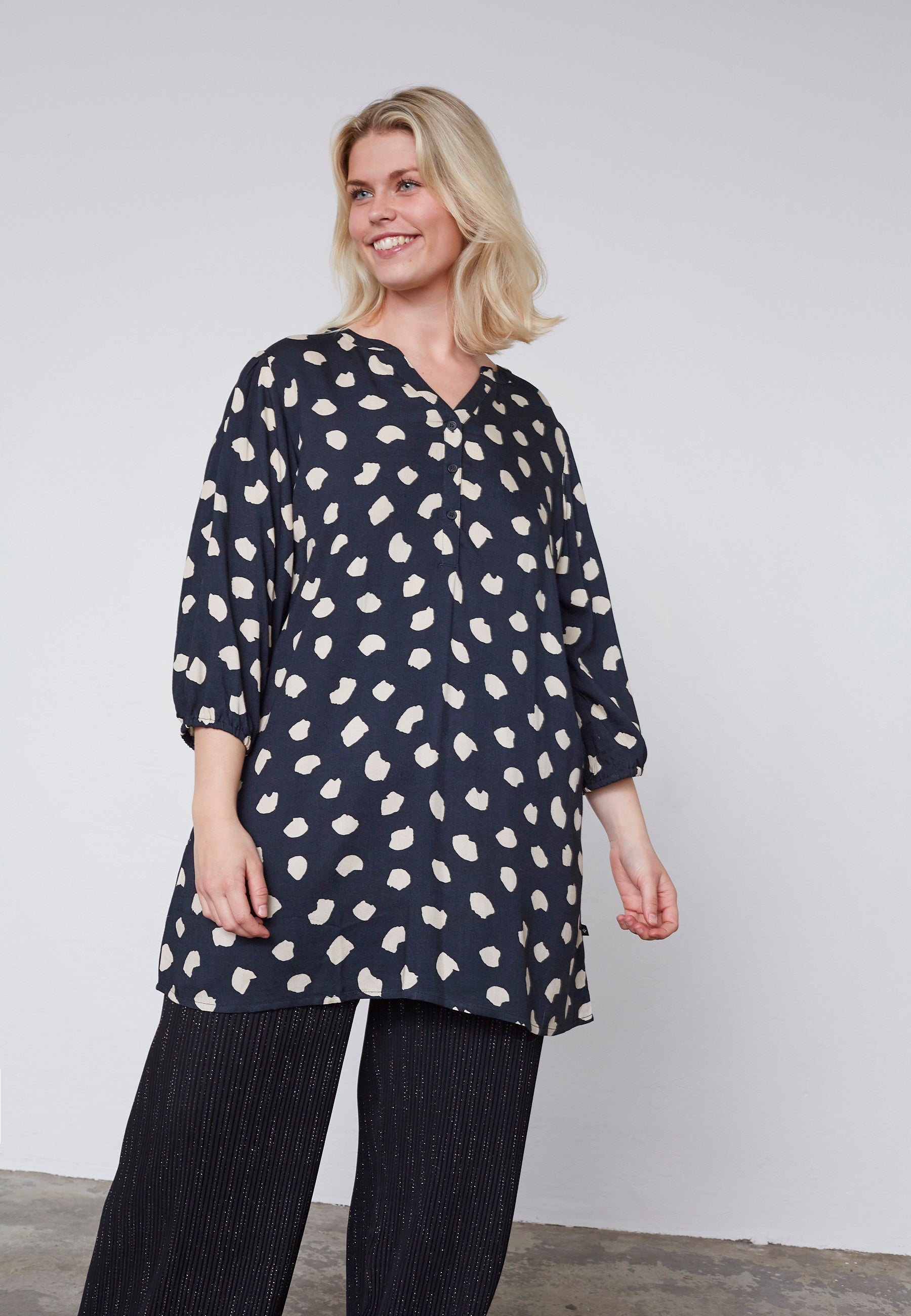 Adia ADRegisse Tunikaer