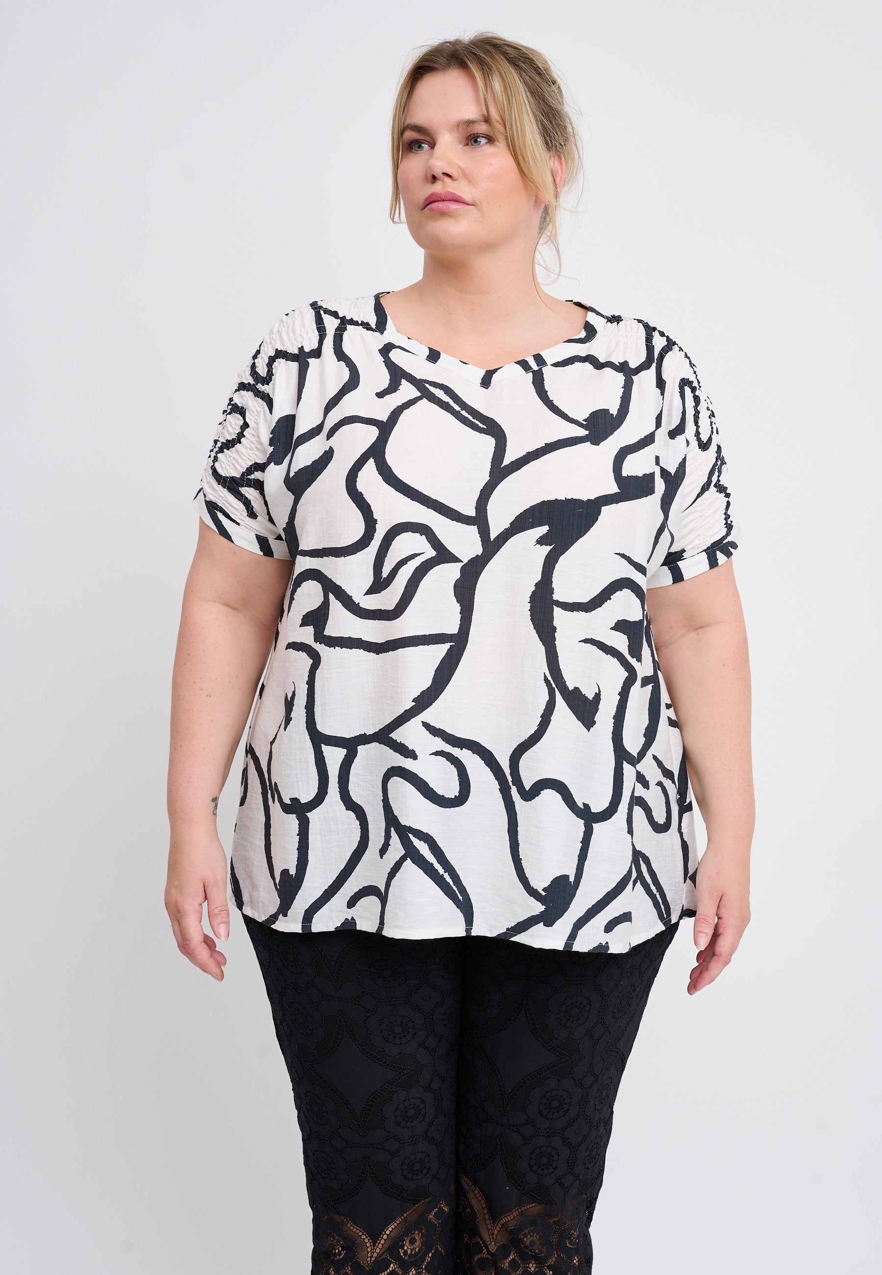 Adia ADTula Bluser 9999 BLACK